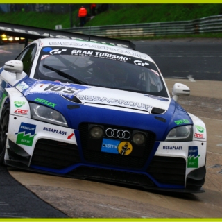 Farzeugvollfolierung am Audi TTRS für RCE Motorsport.